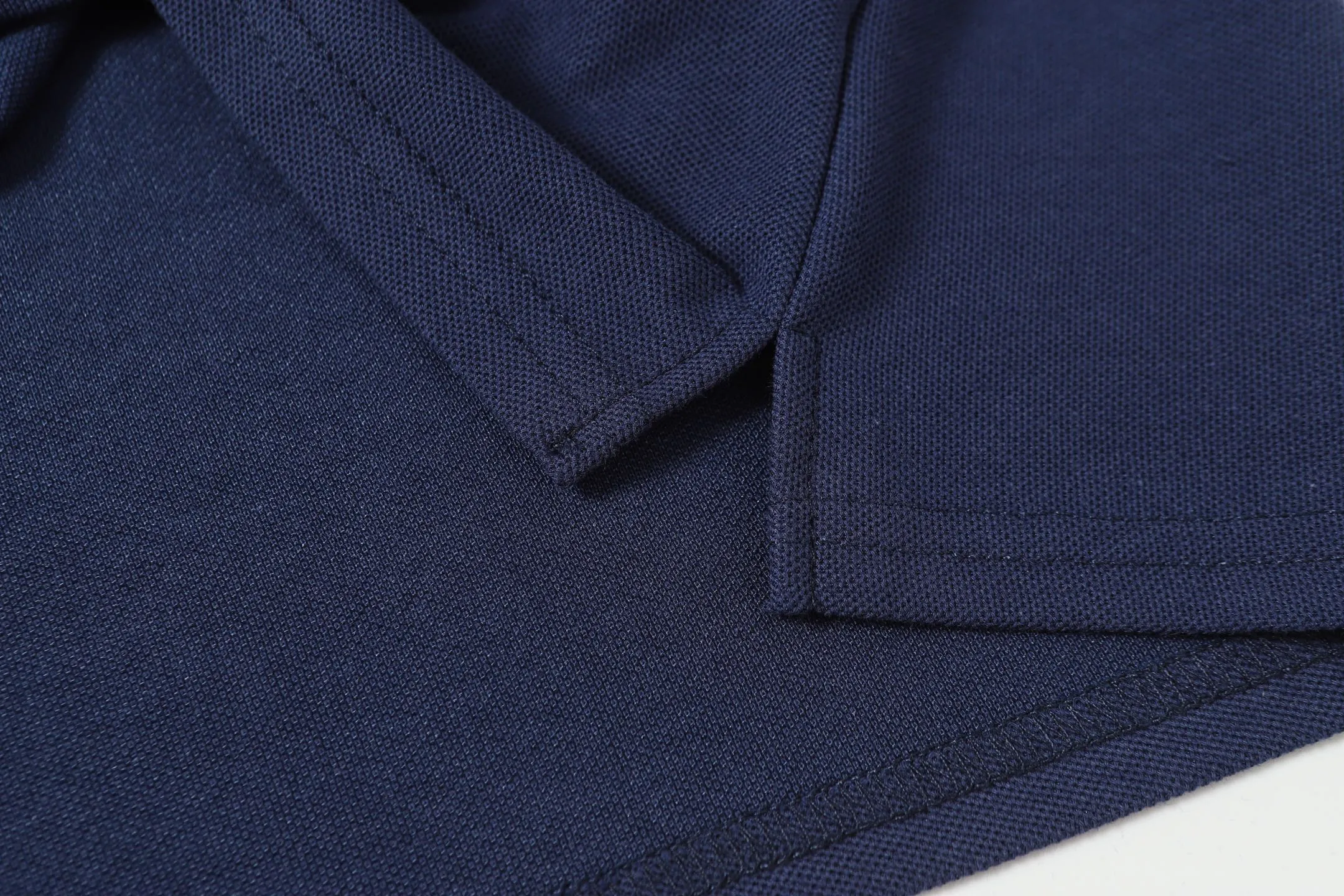P158 Style number: A015 [Ralph Lauren classic letter Logo embroidered Polo shirt] ✅250g fine cotton pique fabric, custom-woven and dyed threads ✅Original sticker Scan the QR code to enter the official website ✅Large version, loose and stylish, can wear up to 210 pounds Color: black, white, navy, blue, sky blue, dark gray, floral gray Size: S-XL